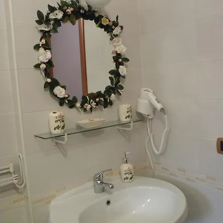 Oda ve Kahvaltı La Rosa