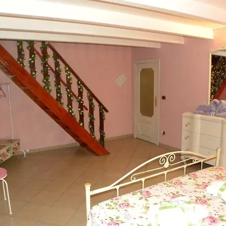 Oda ve Kahvaltı La Rosa